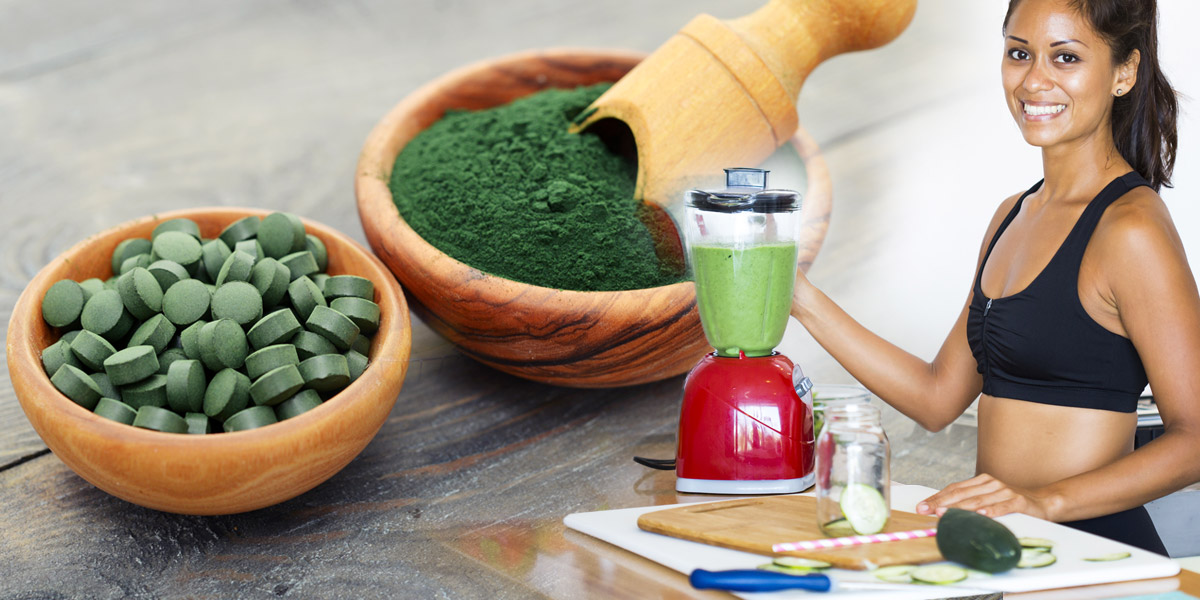 Spirulina se řadí mezi na proteiny nejbohatší potraviny. Charakterizuje jí více než 50% podíl bílkovin. Čímž hravě konkuruje masu.