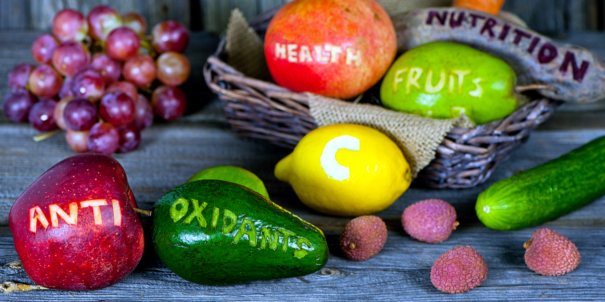 Antioxidanty jsou prospěšné látky schopné v našem organismu kompenzovat škodlivé účinky probíhajících oxidačních procesů. Pořád nerozumíte? Čtěte dál!