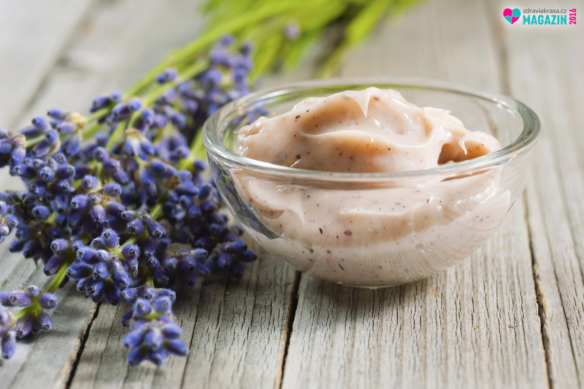 Pusťte se i do do větší alchmie. Vyrobte si luxusní domácí peeling z více ingrediencí.