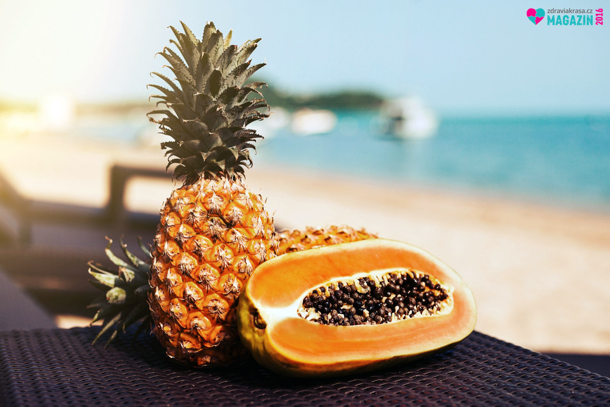 Ananas a papája jsou díky obsahu svých enzymů skvělá dvojka pro podporu hubnutí.