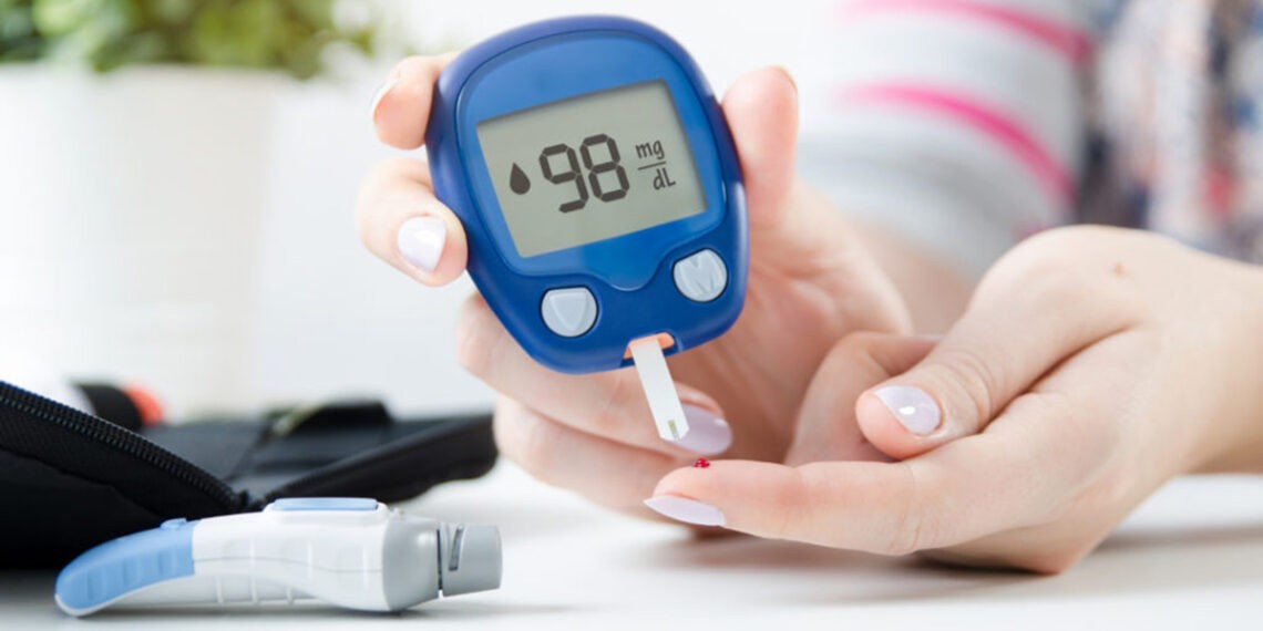 Glukometr je užitečný přístroj pro cukrovkáře, který velice snadným způsobem umožňuje měření hladiny cukru v krvi, tedy odborně řečeno, změří glykémii.